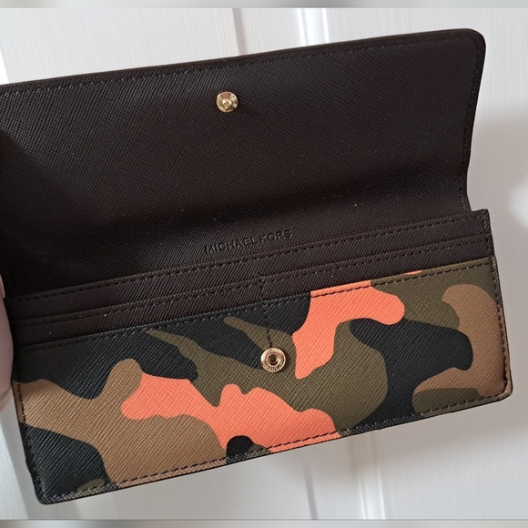 Camo Michael Kors Bag - Picture 5 of 6